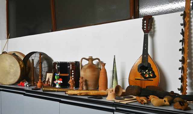 Dal "ciòle" allo "azzebbànne": a Bari un'associazione conserva 500 antichi strumenti musicali